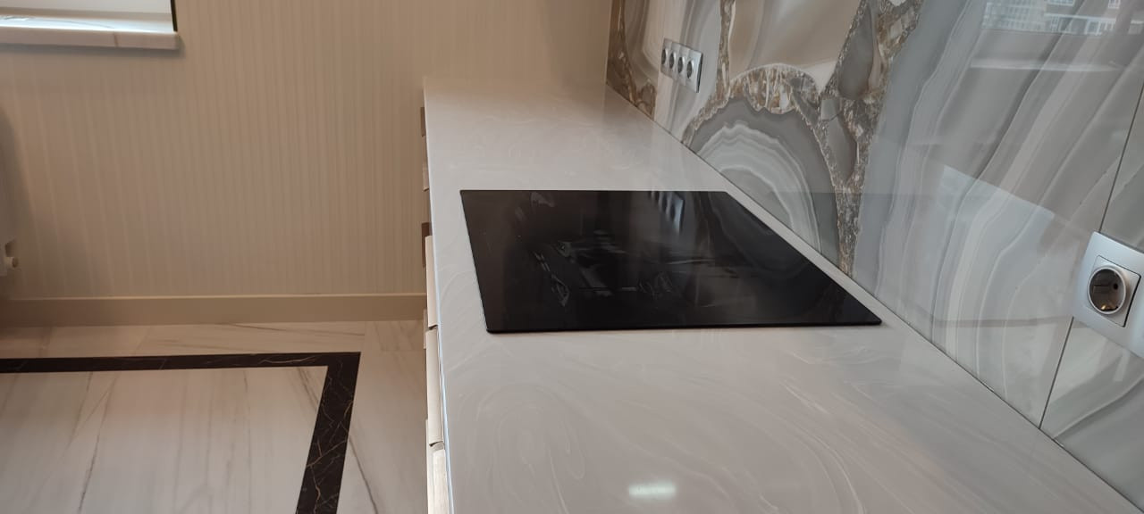 Столешница на кухню с интегрированной мойкой