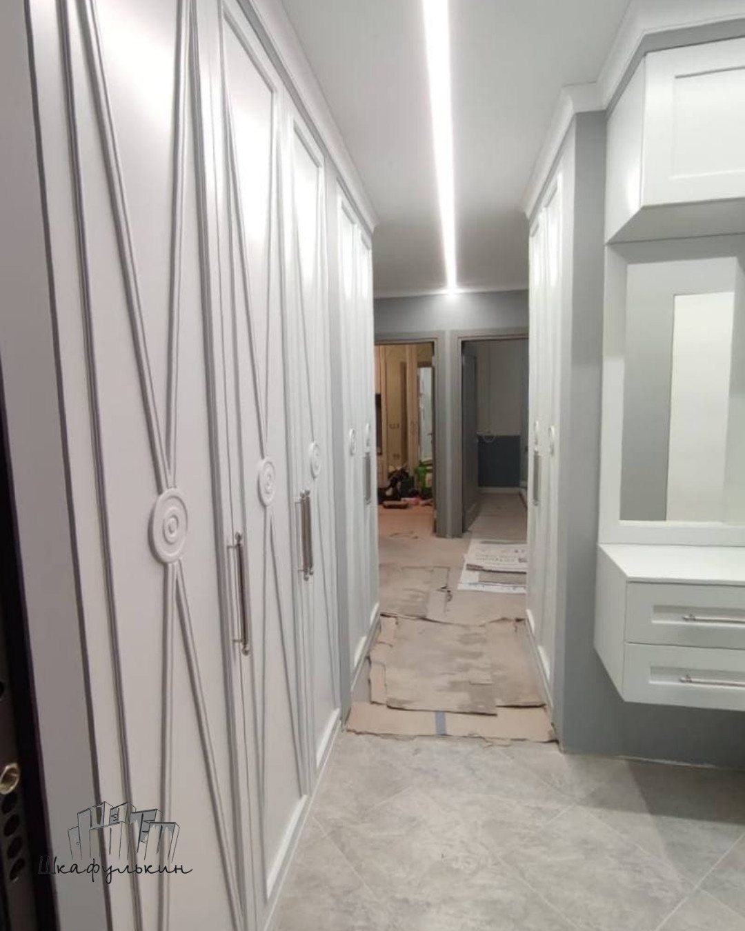 Меблировка квартиры и стенка с подсветкой