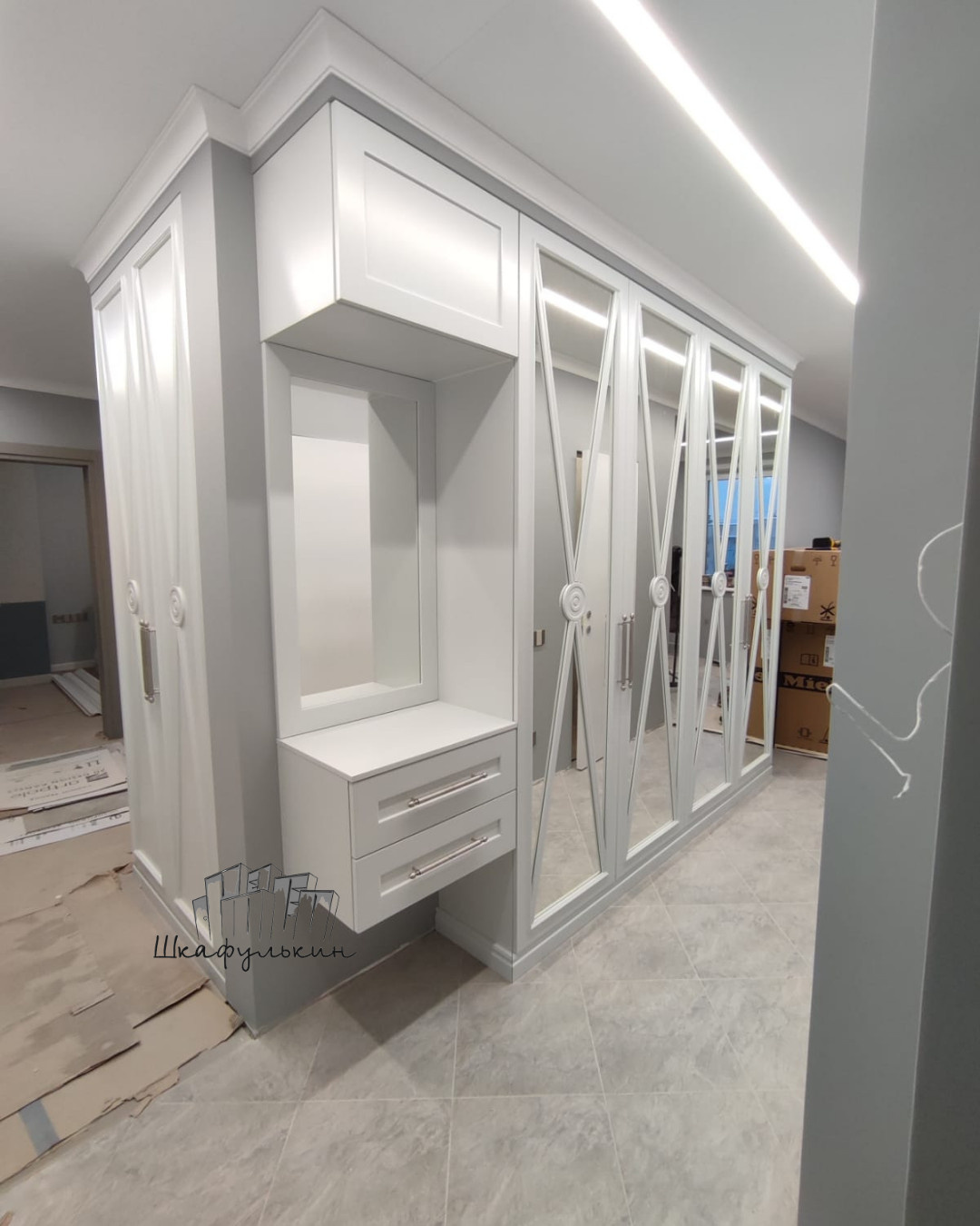 Меблировка квартиры и стенка с подсветкой