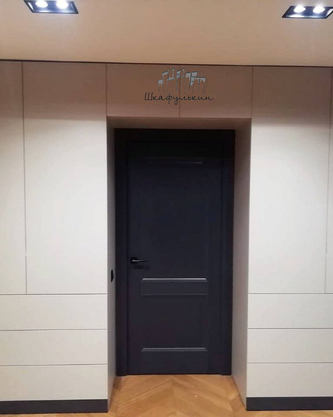 Детская  с двумя рабочими зонами у окна