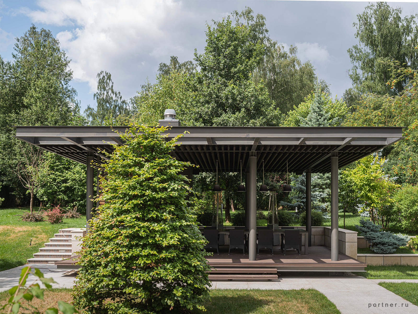 Беседка дома DRO