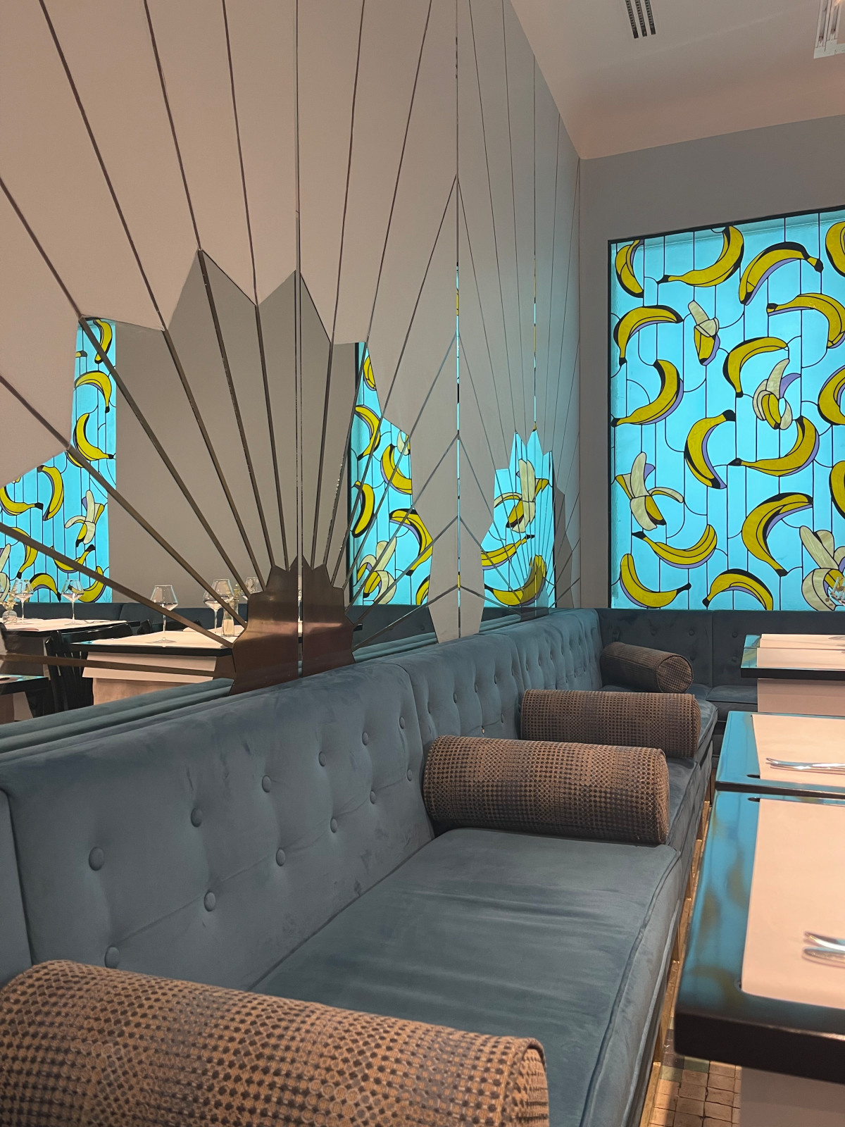 Декор ресторана Чарли