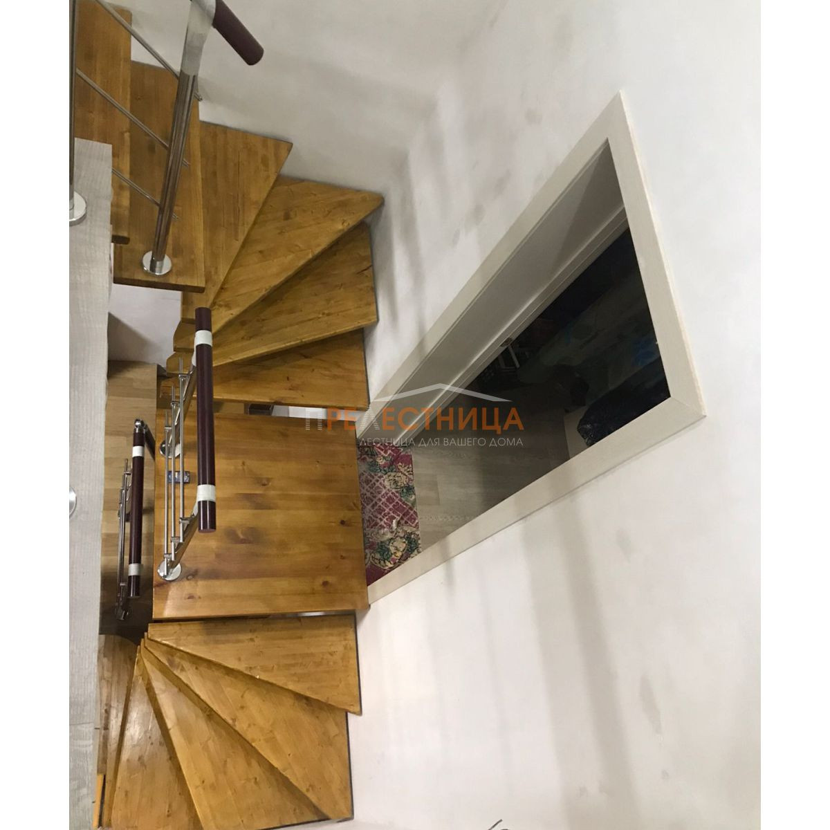 Лестница на центральной трубе Ассоль 45