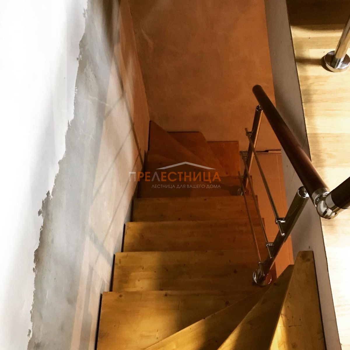 Лестница на центральной трубе Ассоль 45