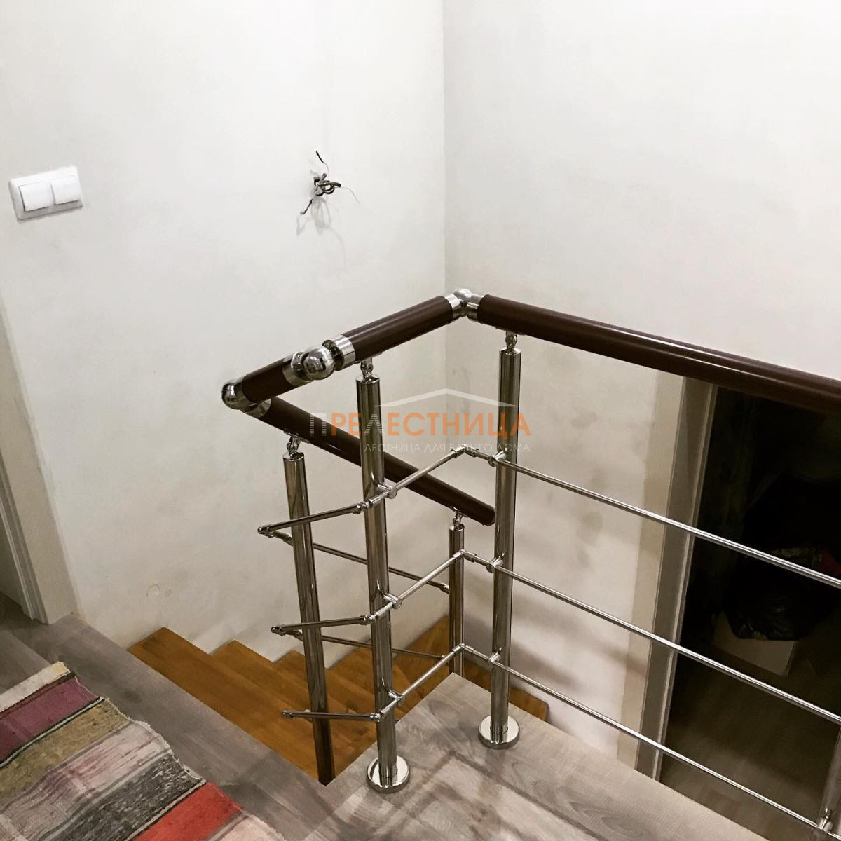 Лестница на центральной трубе Ассоль 45