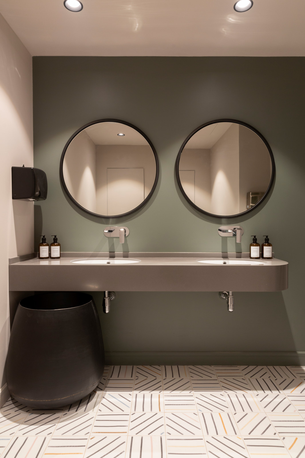 Обложка проекта: Офисное пространство 400 кв м