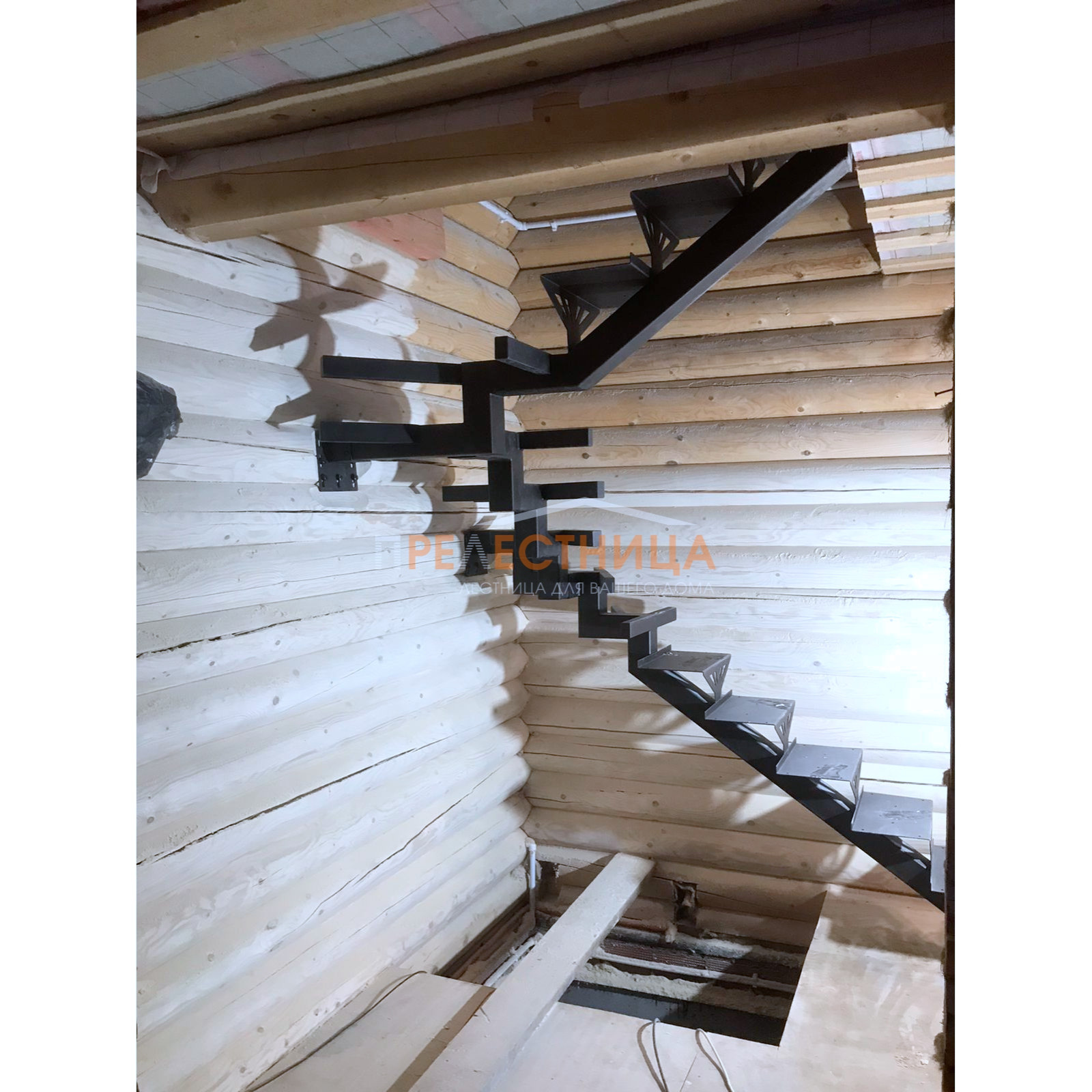 Металлокаркас лестницы серии Ассоль