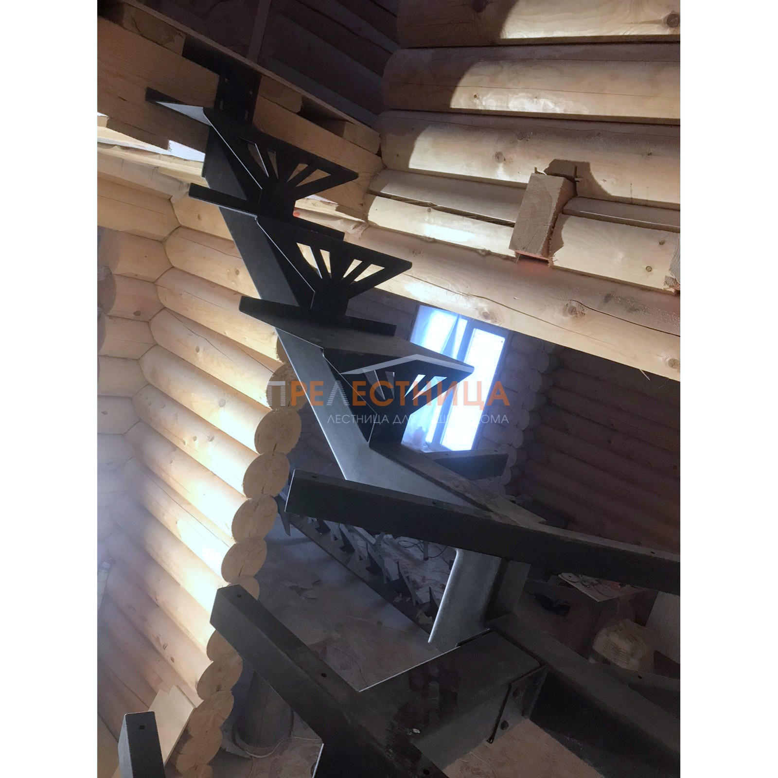 Металлокаркас лестницы серии Ассоль