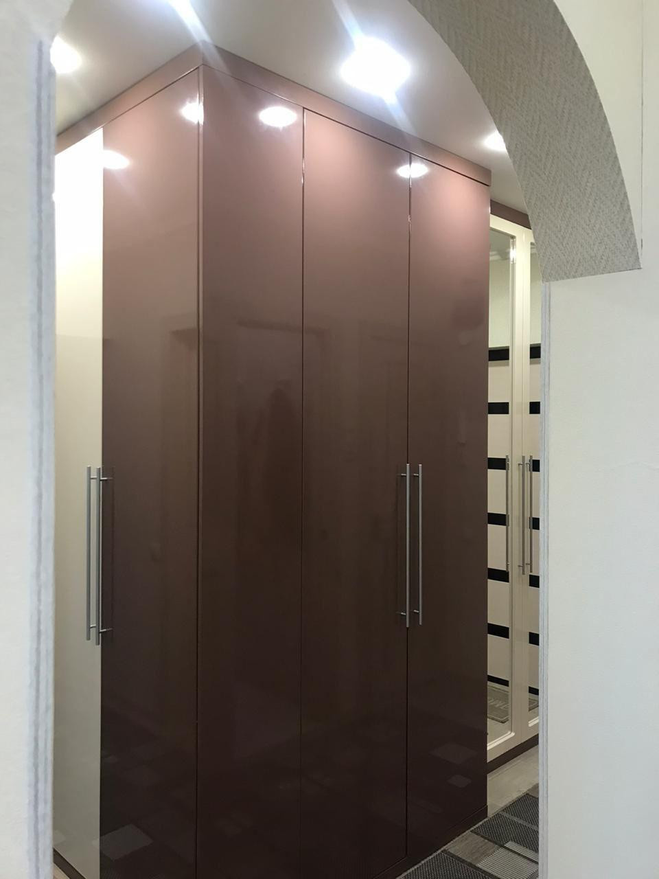 Угловой шкаф в прихожую
