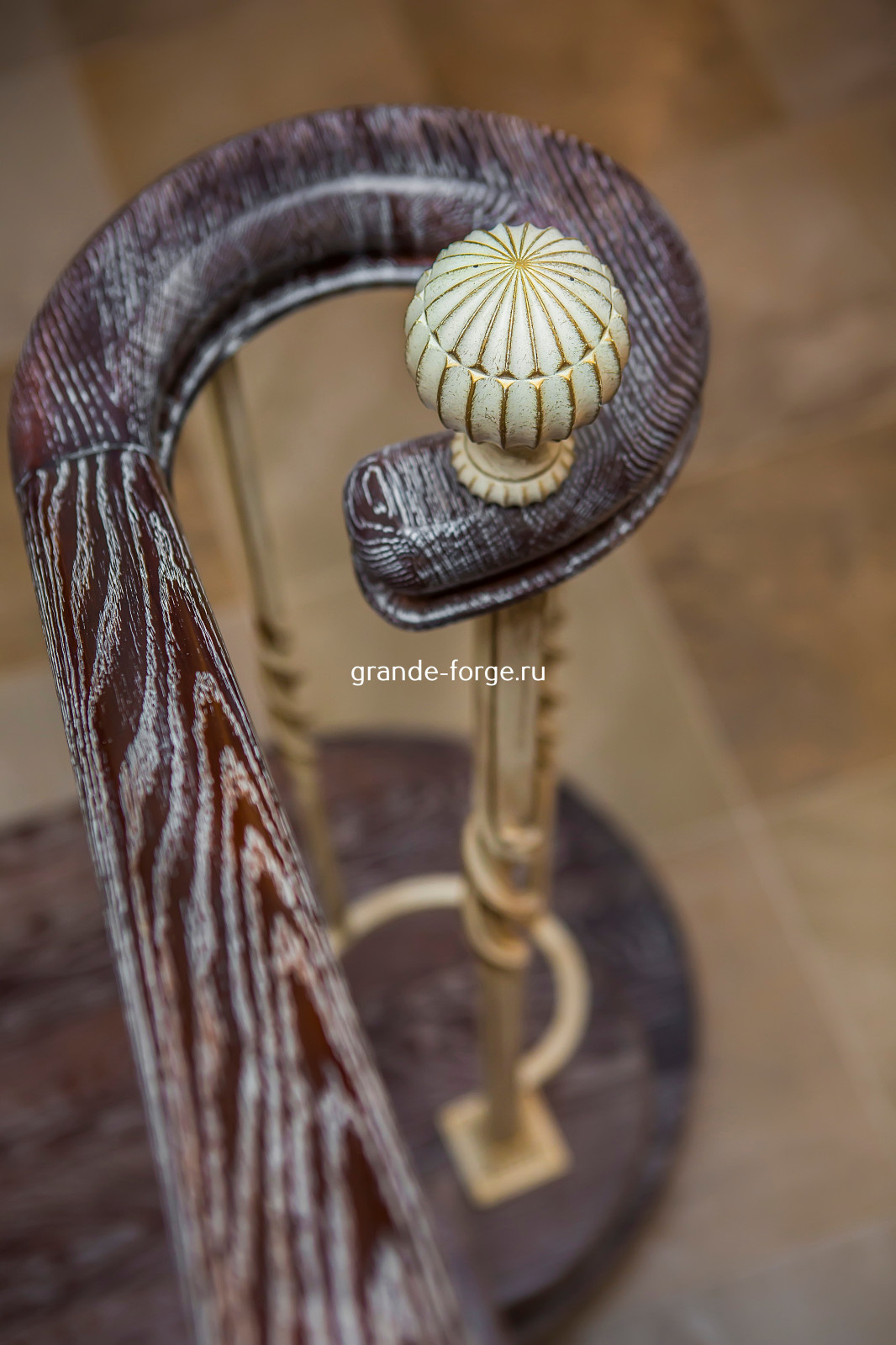 Лестница, кованое ограждение, фабрика Grande forge (Франция), коллекция Традиция