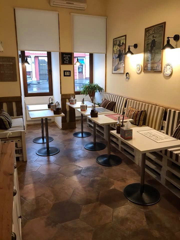 кафе на ул. Канатной