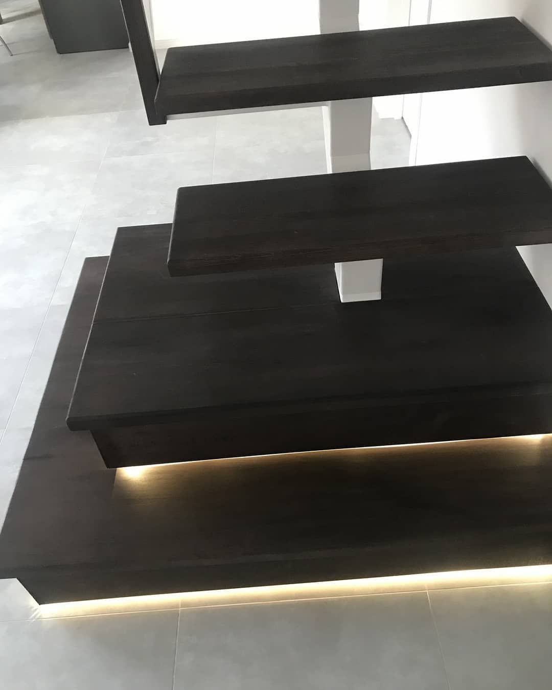 Лестница с открытыми ступенями