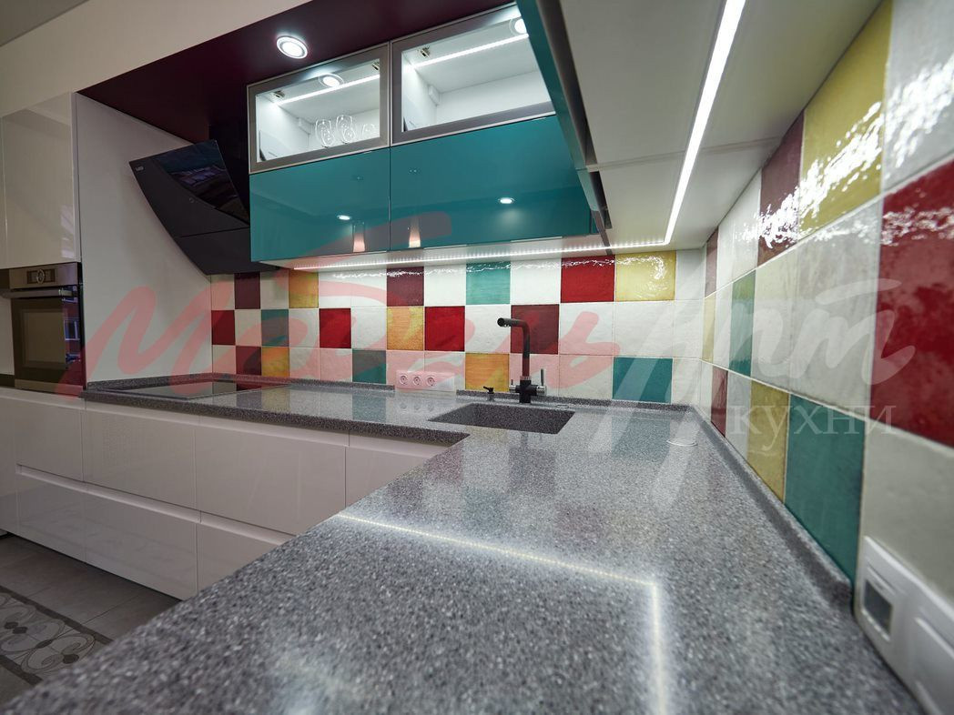 Кухонный гарнитур в современном стиле 8