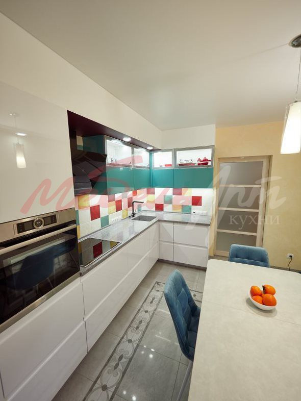 Кухонный гарнитур в современном стиле 8