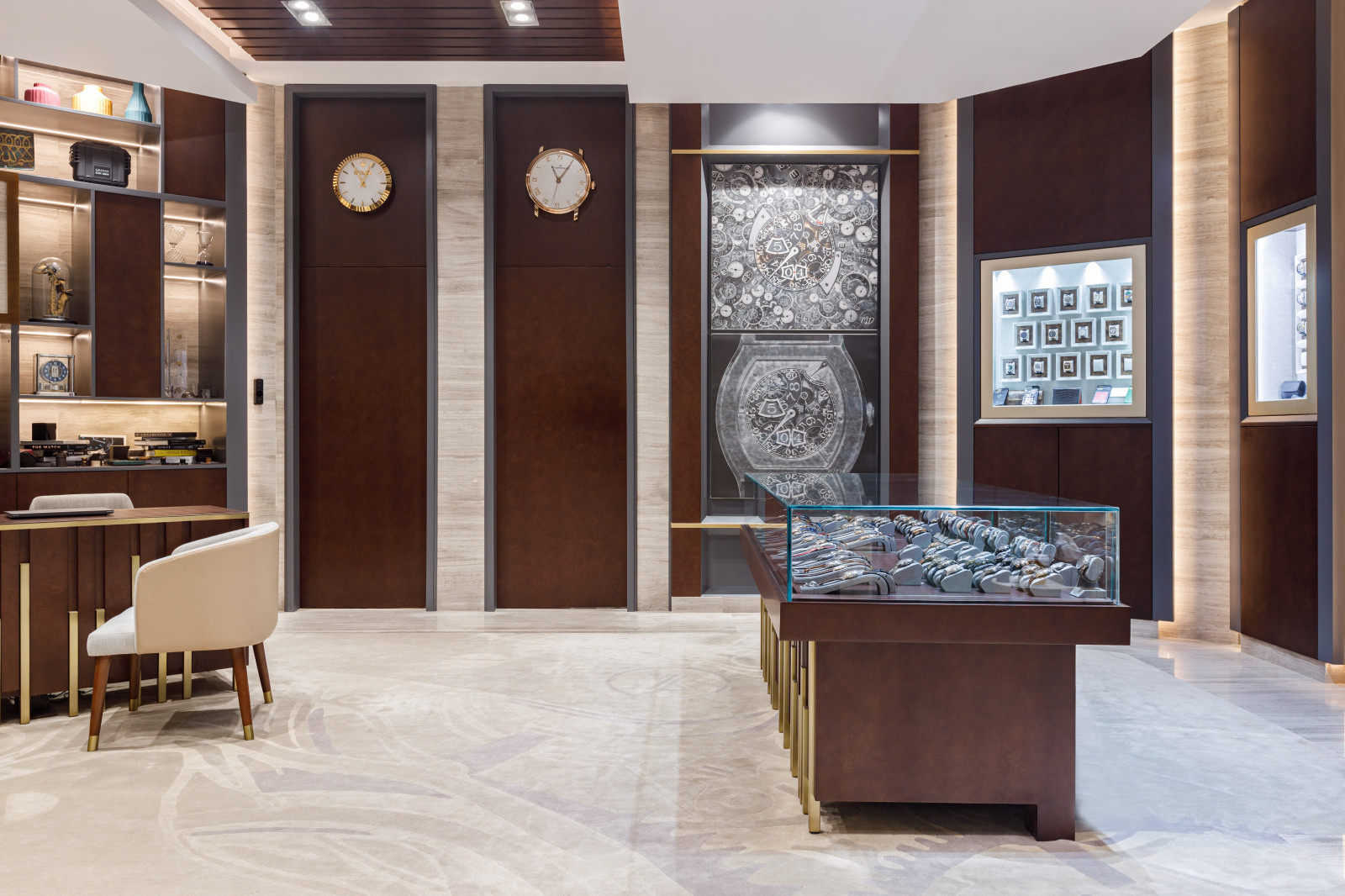Time zone watch store in Dubai.
