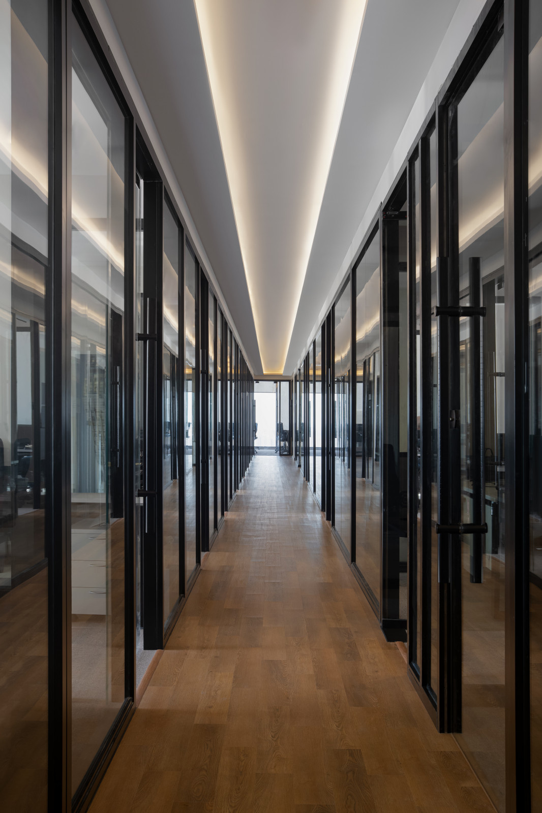Reportage properties Abu-Dhabi office.