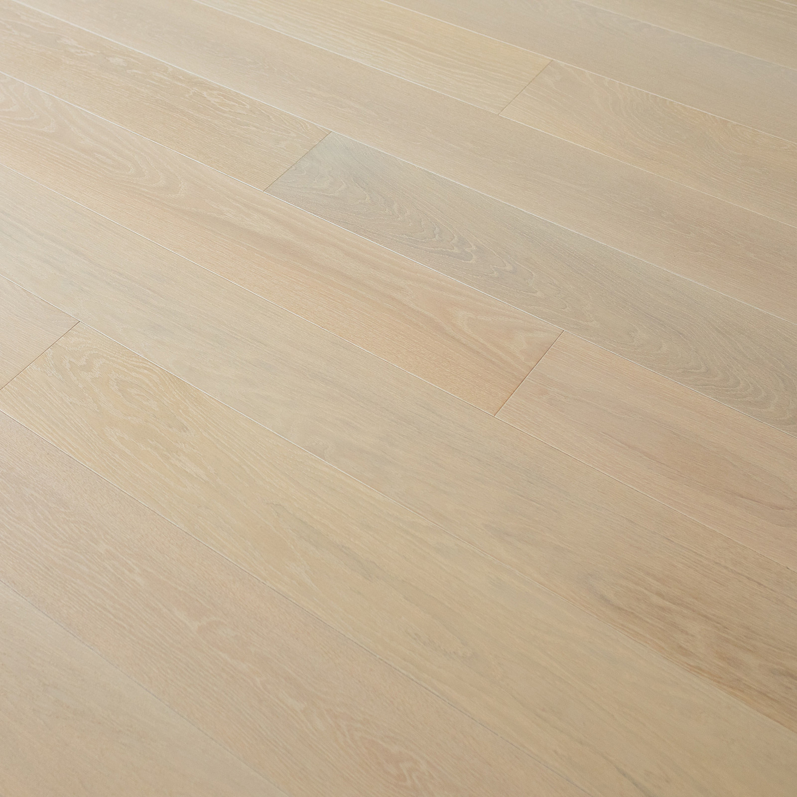 Инженерная доска, Дуб Селект 180 мм в частном доме "Цветы Башкирии"