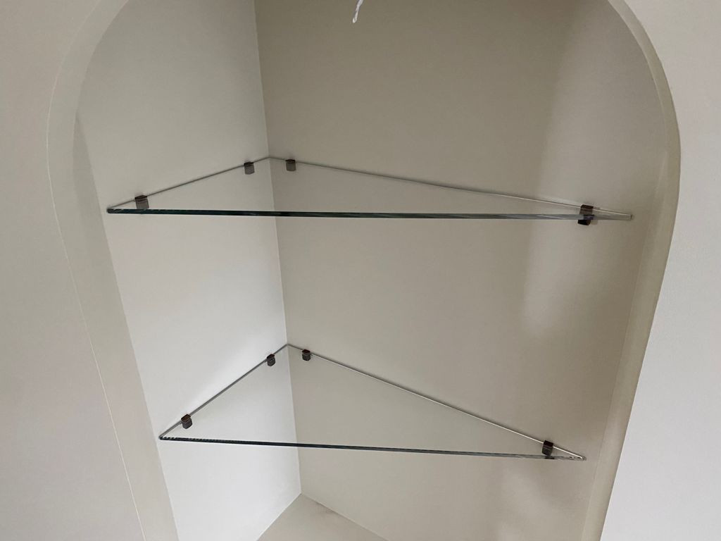 Полки из стекла