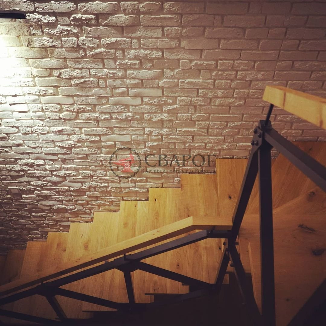 Интерьерная лестница «Wooden» на монокосоуре