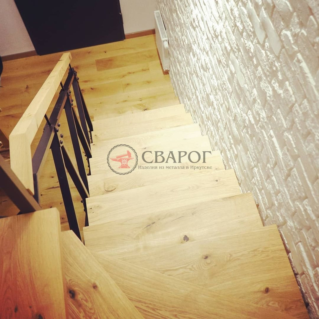 Интерьерная лестница «Wooden» на монокосоуре