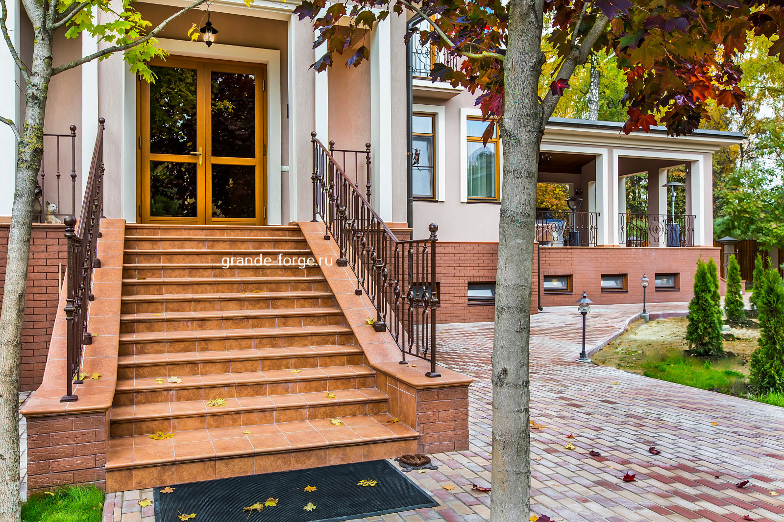 Лестница, кованое ограждение, фабрика Grande forge (Франция), коллекция Сити