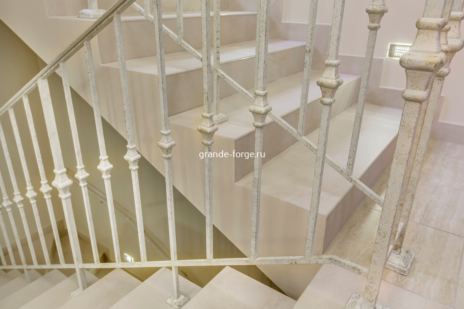 Лестница, кованое ограждение, фабрика Grande forge (Франция), коллекция Сити