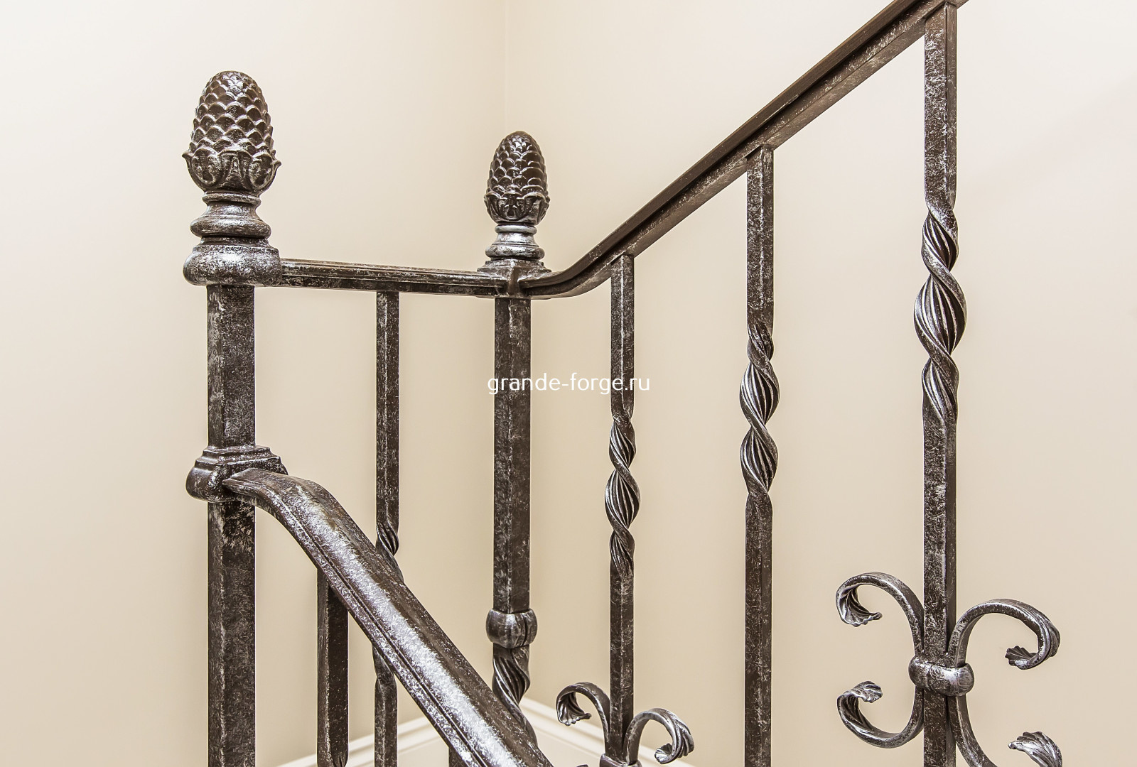 Лестница, кованое ограждение, фабрика Grande forge(Франция), коллекция Традиция