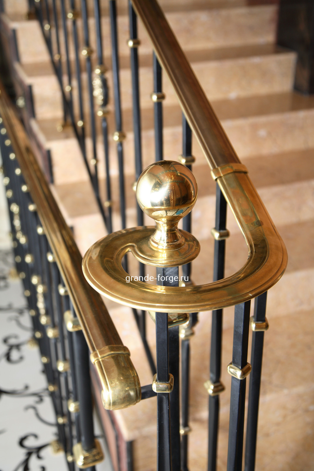 Лестница, стальное кованое ограждение, фабрика Grande forge, коллекция Классик