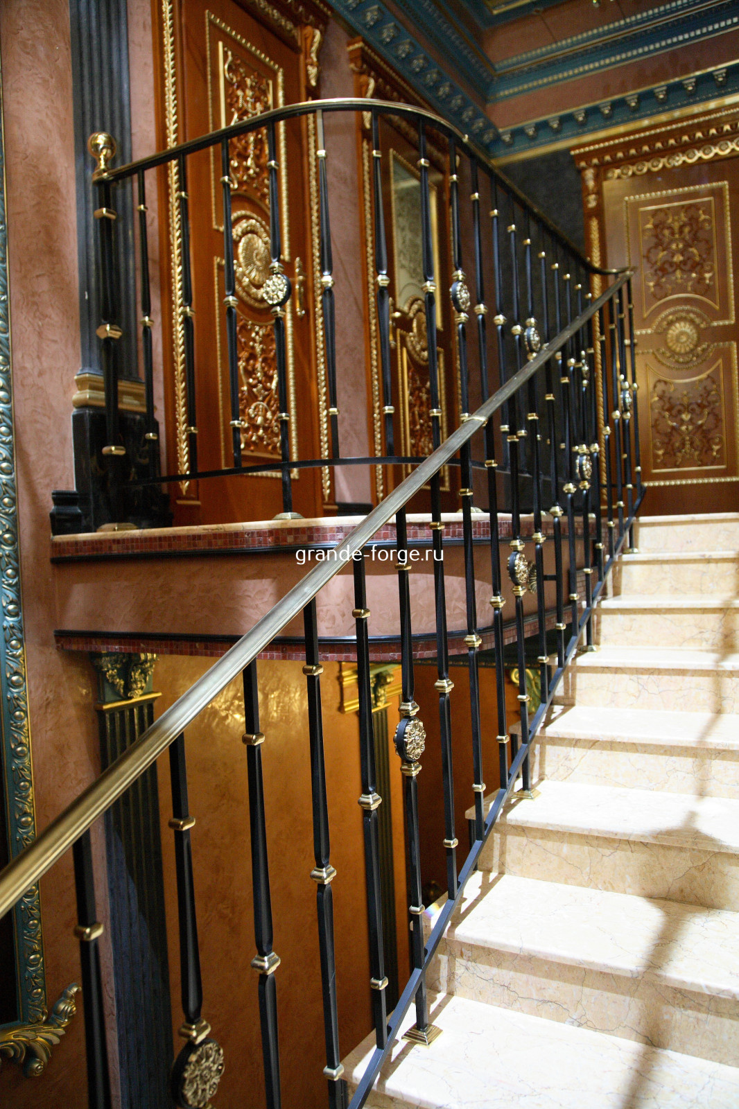Лестница, стальное кованое ограждение, фабрика Grande forge, коллекция Классик