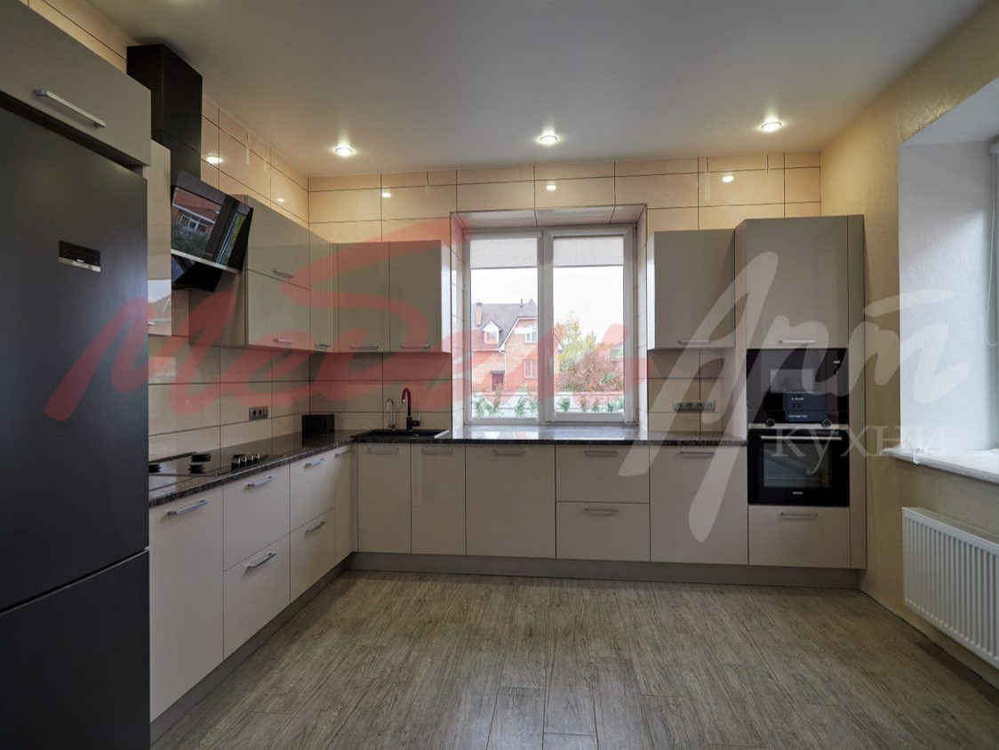 Кухонный гарнитур в современном стиле 15