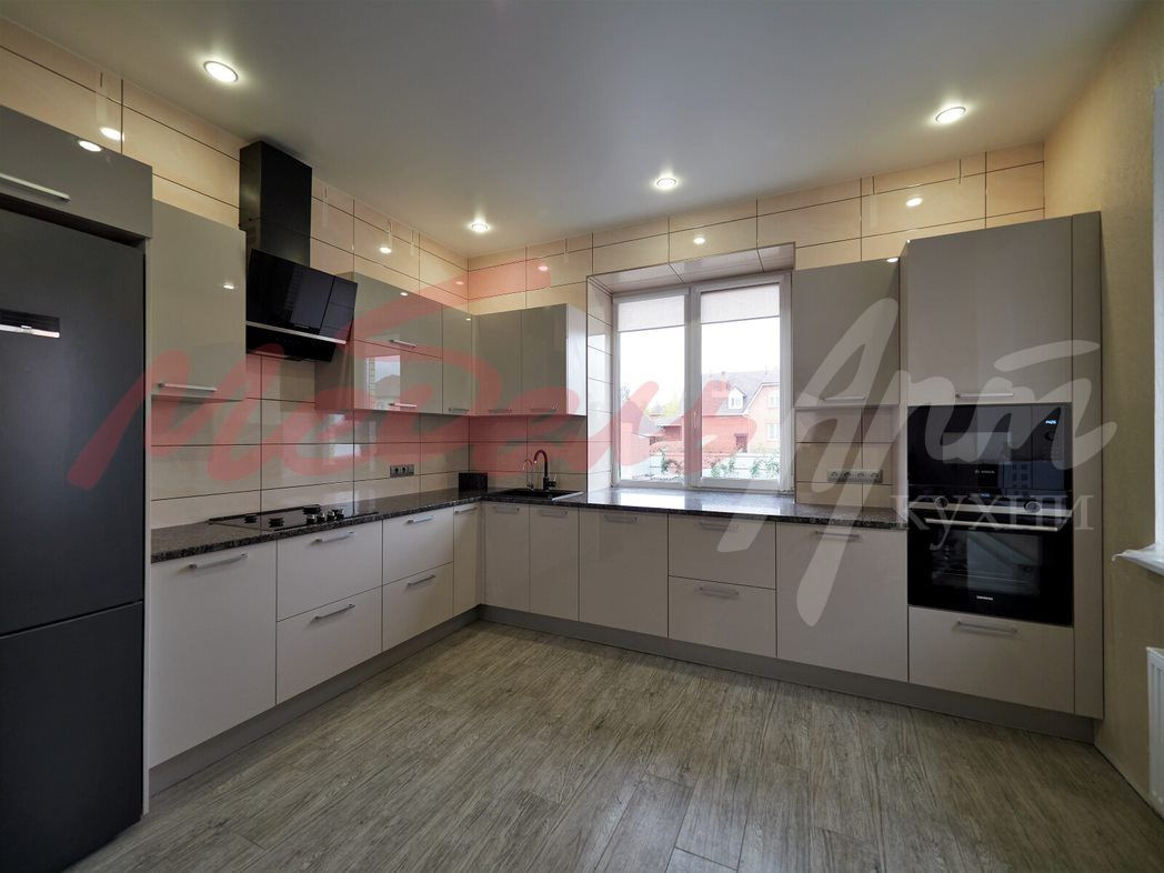 Кухонный гарнитур в современном стиле 15