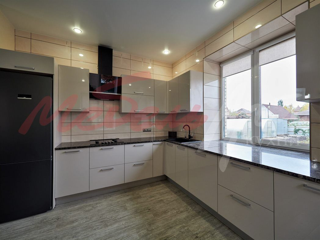 Кухонный гарнитур в современном стиле 15