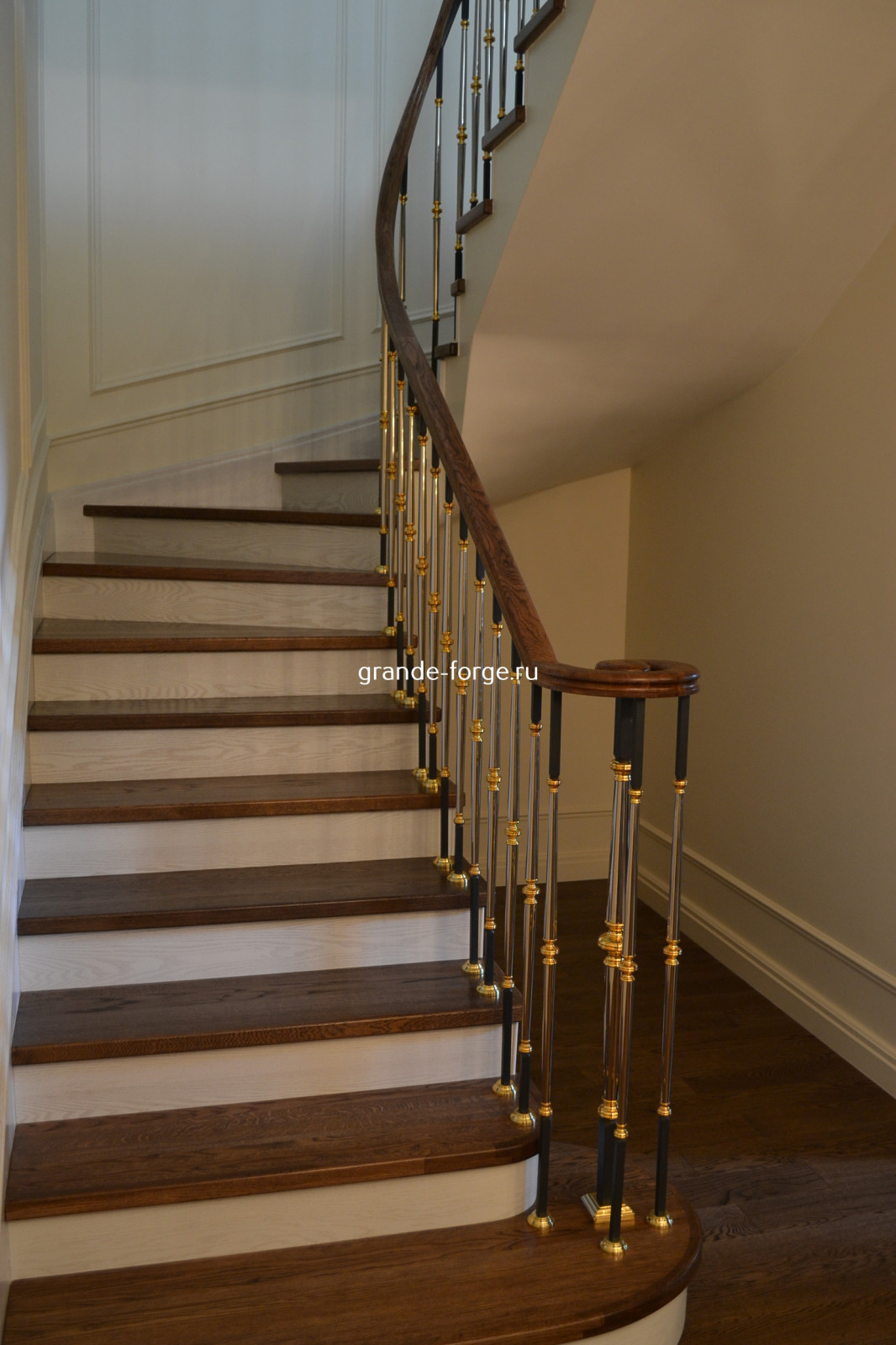 Лестница, латунное ограждение, фабрика Grande forge(Франция), коллекция "Париж"