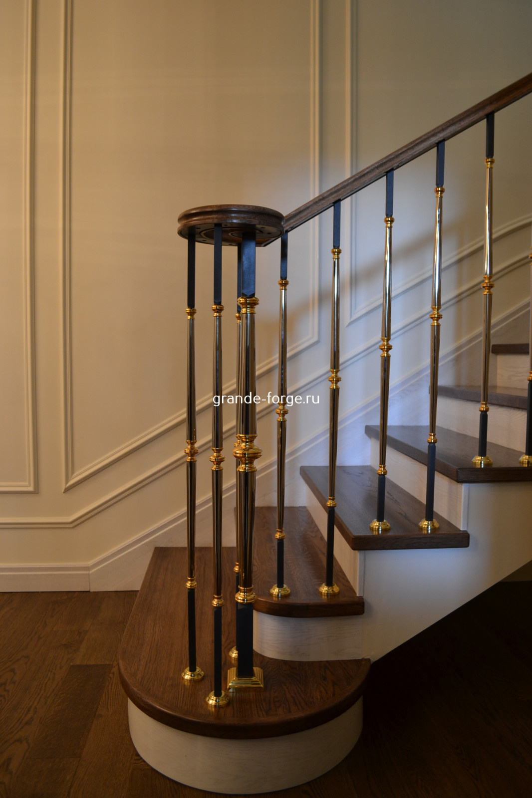 Лестница, латунное ограждение, фабрика Grande forge(Франция), коллекция "Париж"
