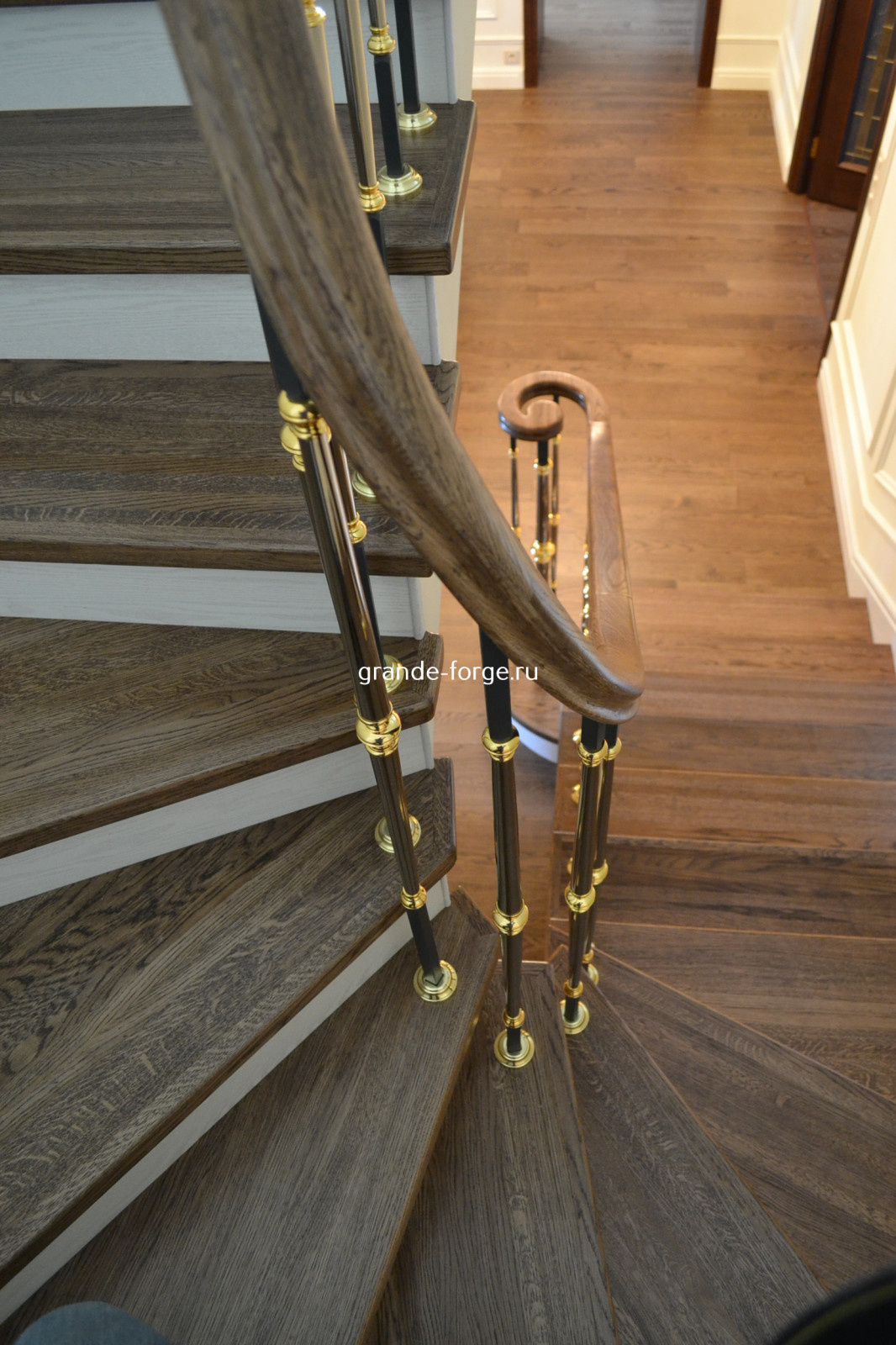 Лестница, латунное ограждение, фабрика Grande forge(Франция), коллекция "Париж"
