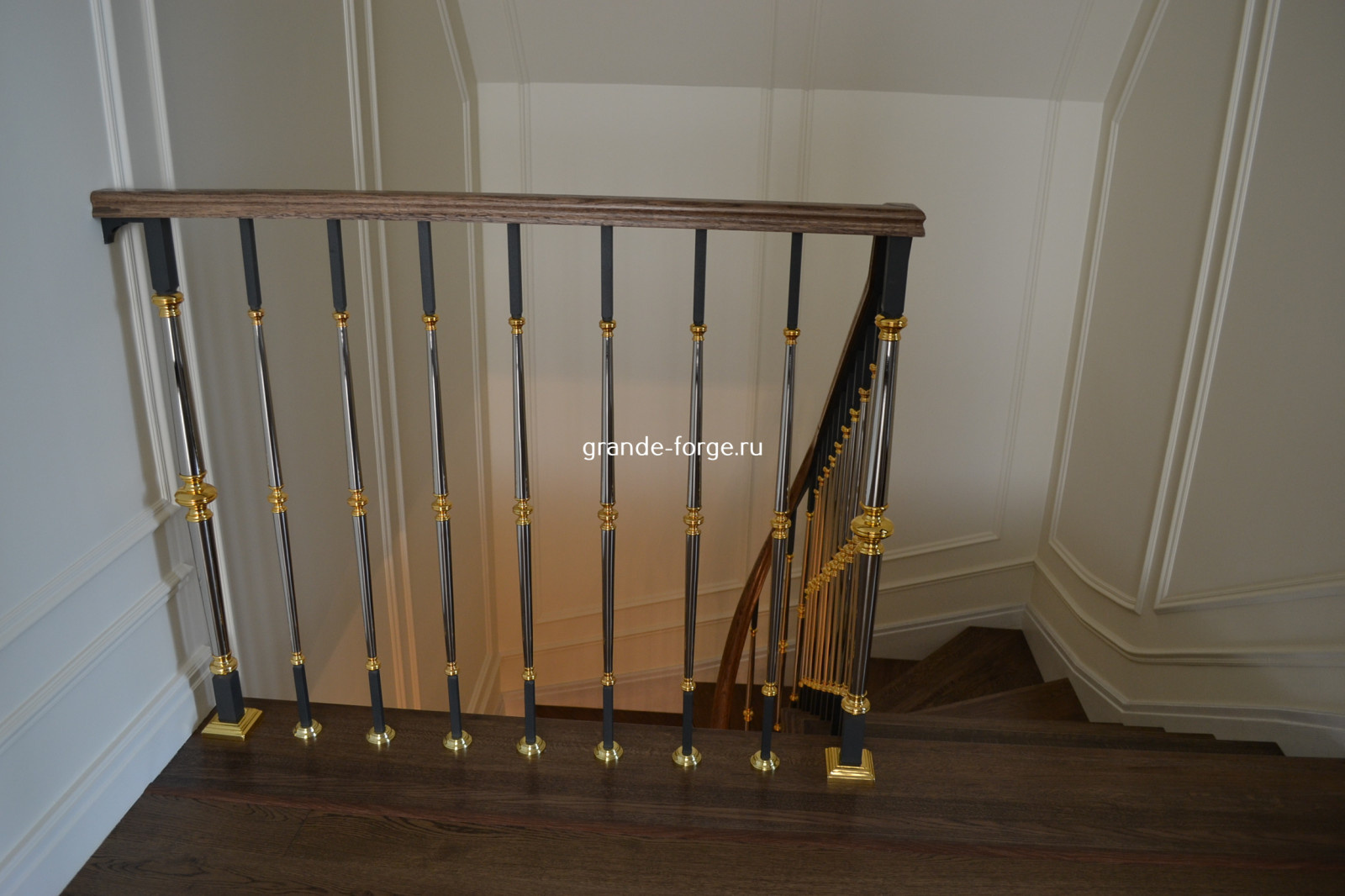 Лестница, латунное ограждение, фабрика Grande forge(Франция), коллекция "Париж"