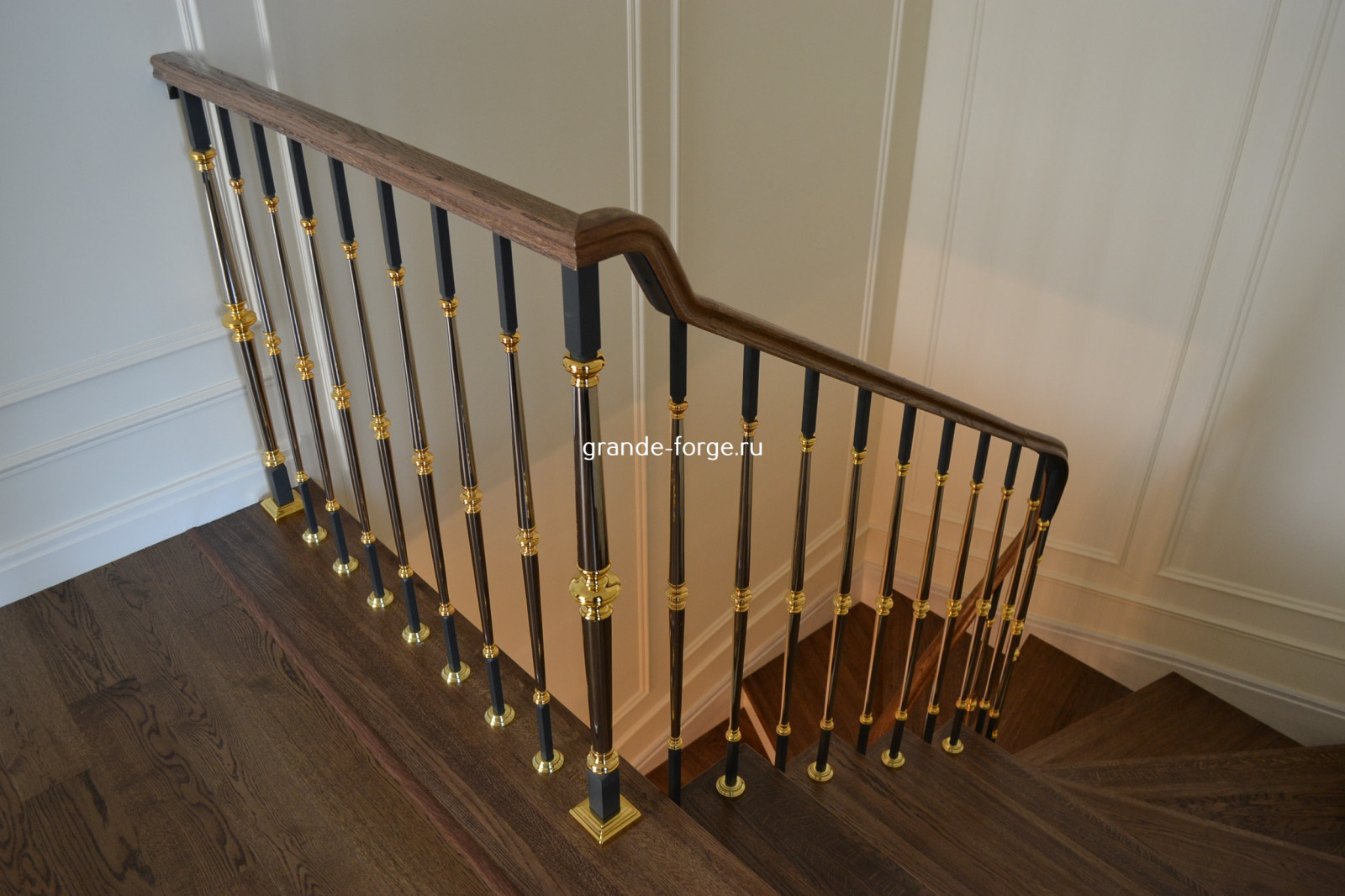 Лестница, латунное ограждение, фабрика Grande forge(Франция), коллекция "Париж"