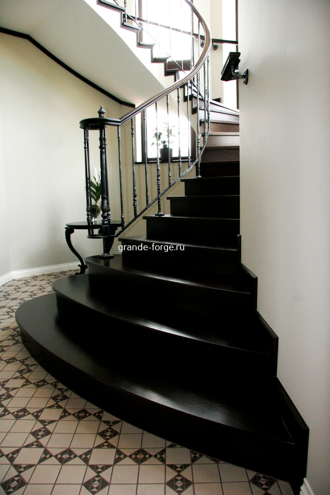 Лестница, чугунное ограждение, фабрика Grande forge, "Художественное литьё"