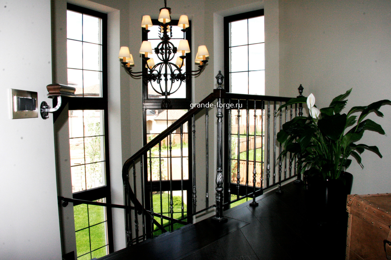 Лестница, чугунное ограждение, фабрика Grande forge, "Художественное литьё"