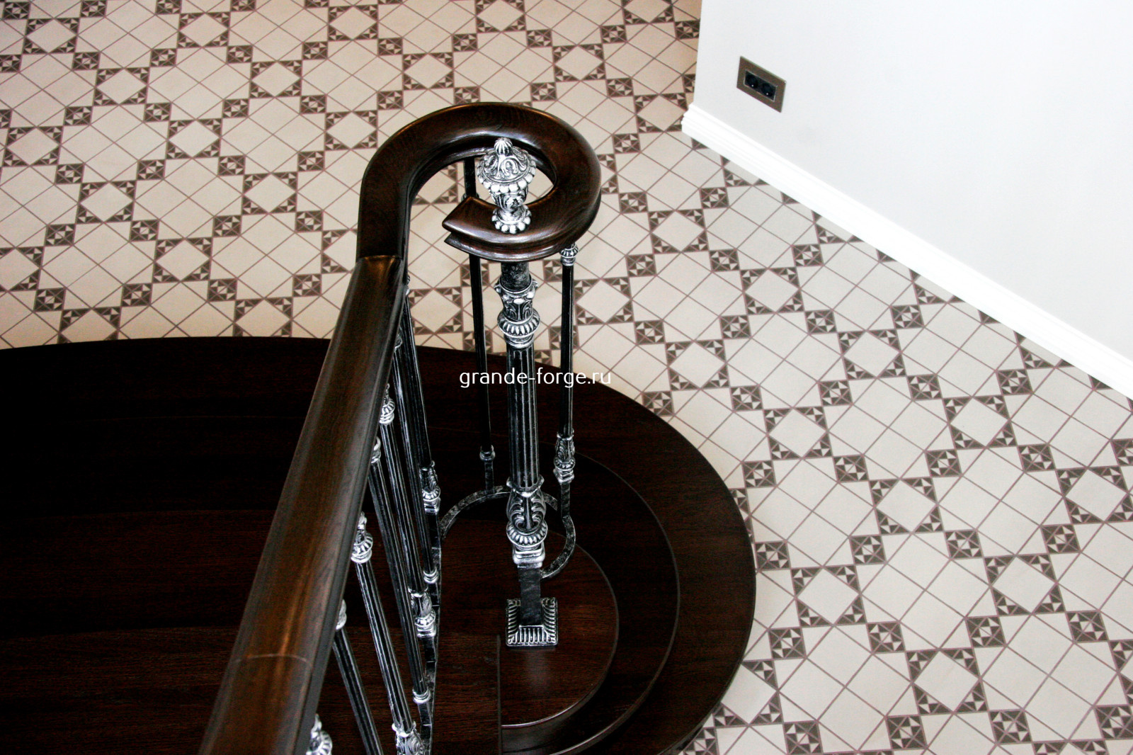 Лестница, чугунное ограждение, фабрика Grande forge, "Художественное литьё"