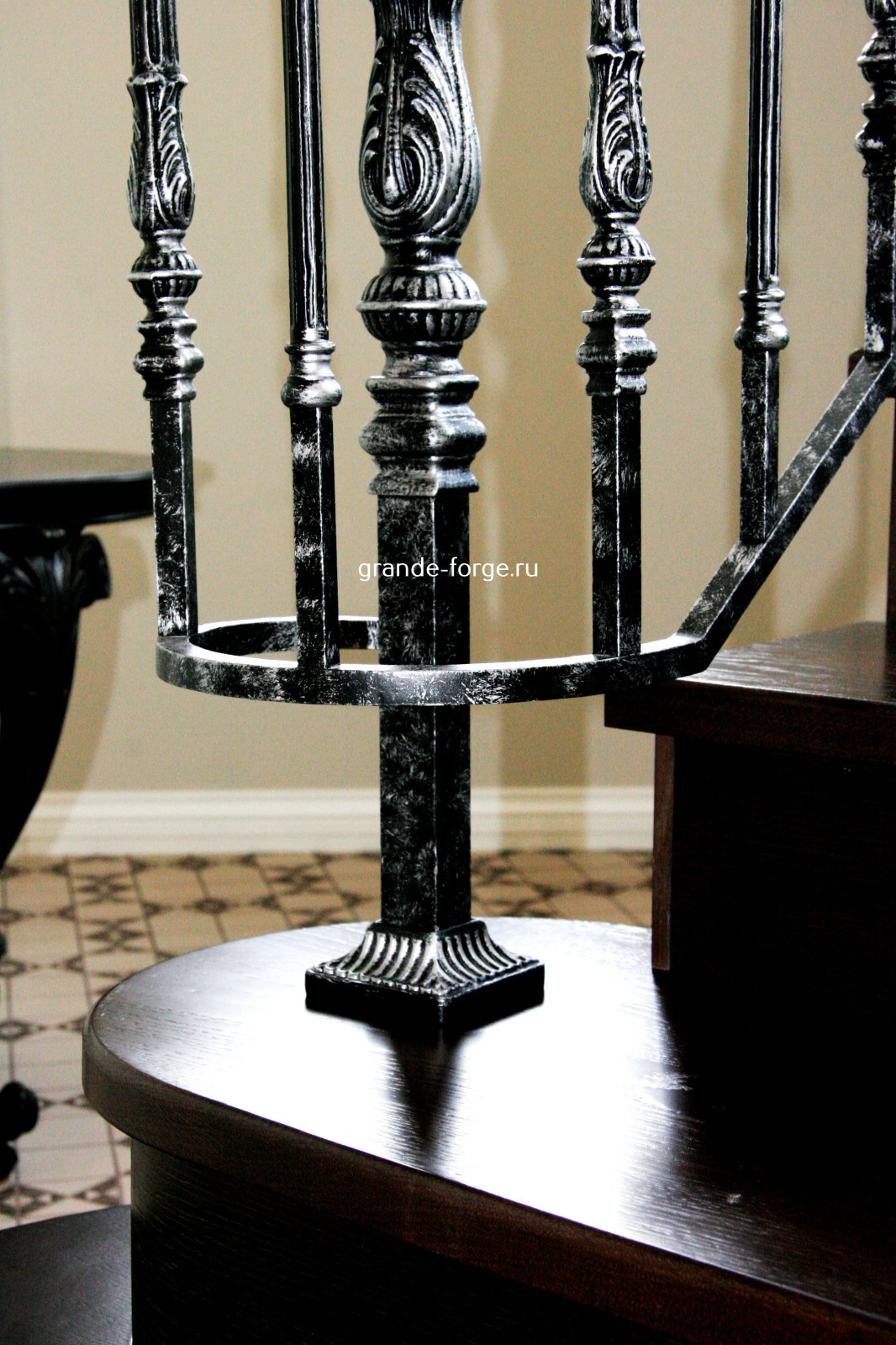 Лестница, чугунное ограждение, фабрика Grande forge, "Художественное литьё"