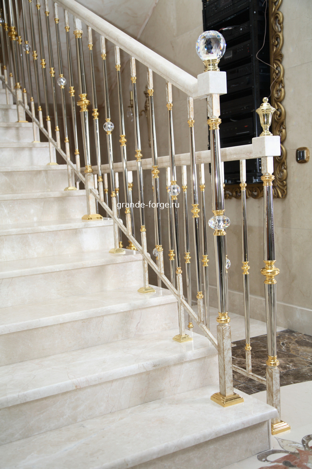 Лестница, латунное ограждение, фабрика Grande forge (Франция), коллекция Париж