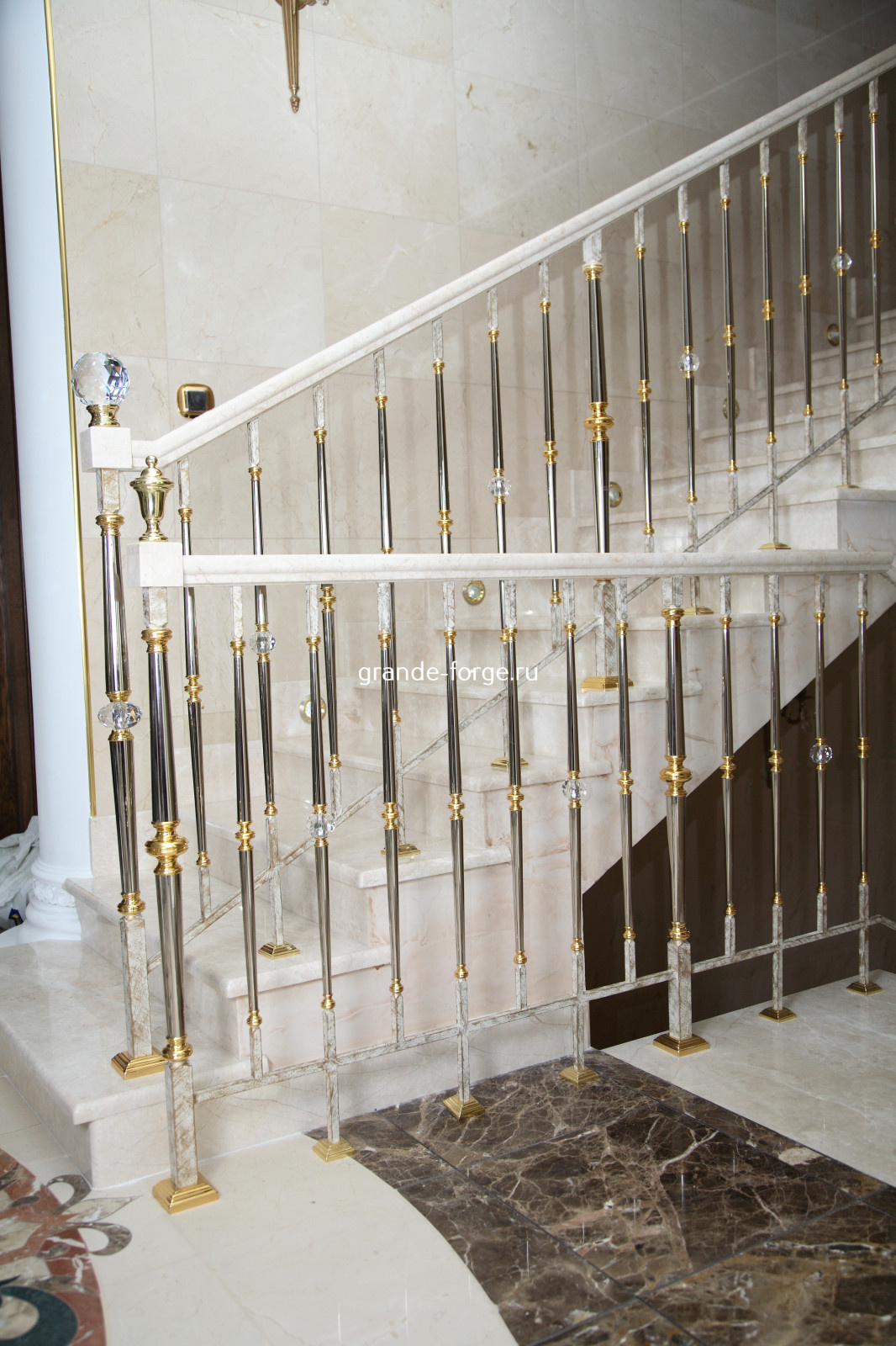 Лестница, латунное ограждение, фабрика Grande forge (Франция), коллекция Париж