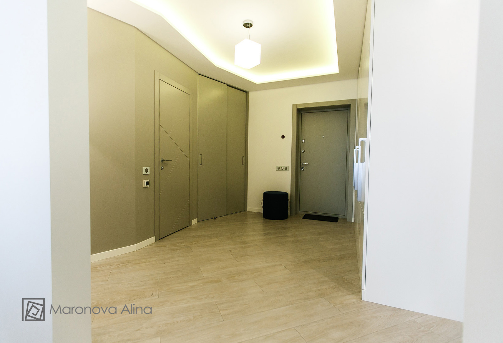 Contemporary appartment in grey shades