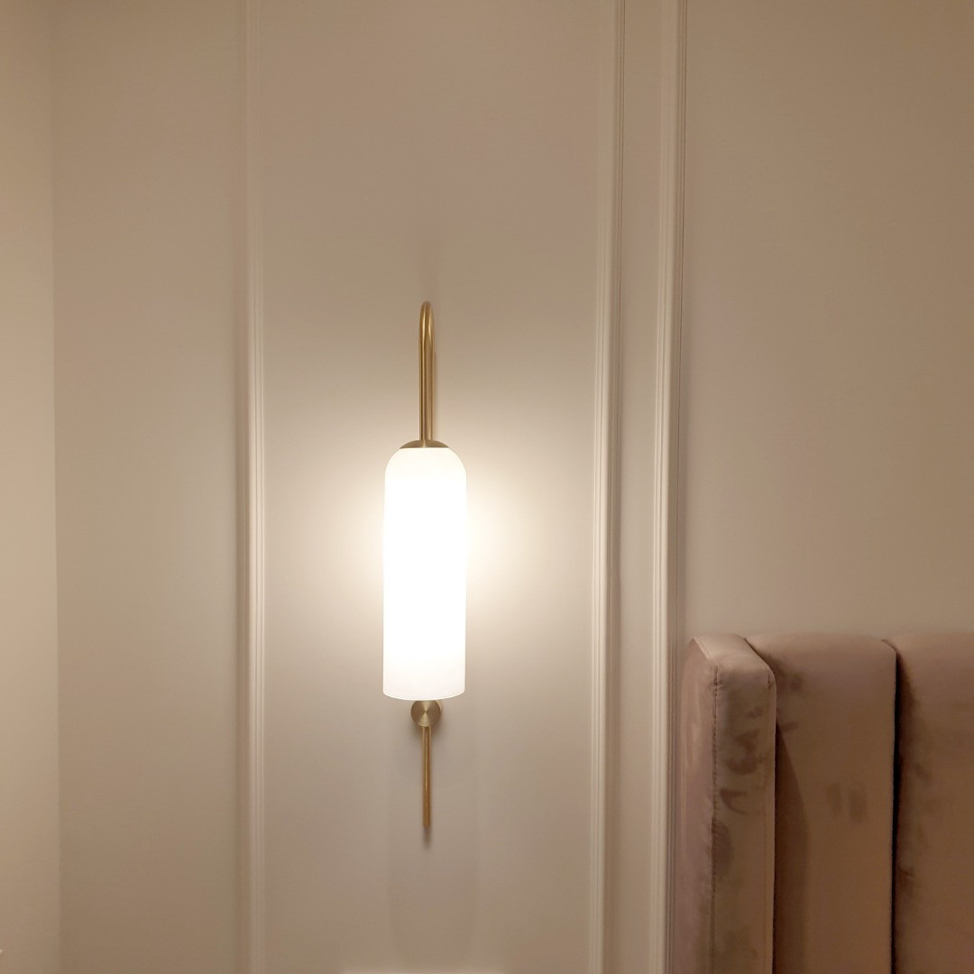 Powder rose neoclassic appartment