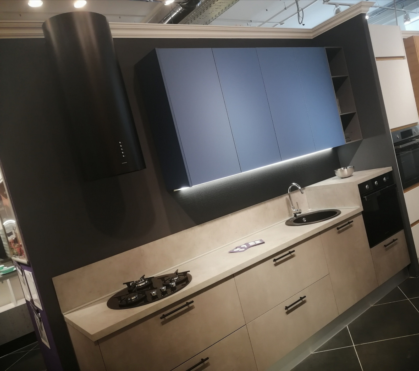 Выставка в мебельном центре М3, 4 этаж.