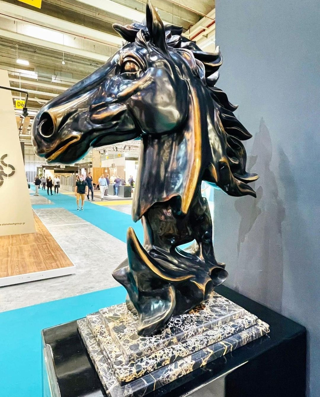 Столешницы, камины и декор из мрамора