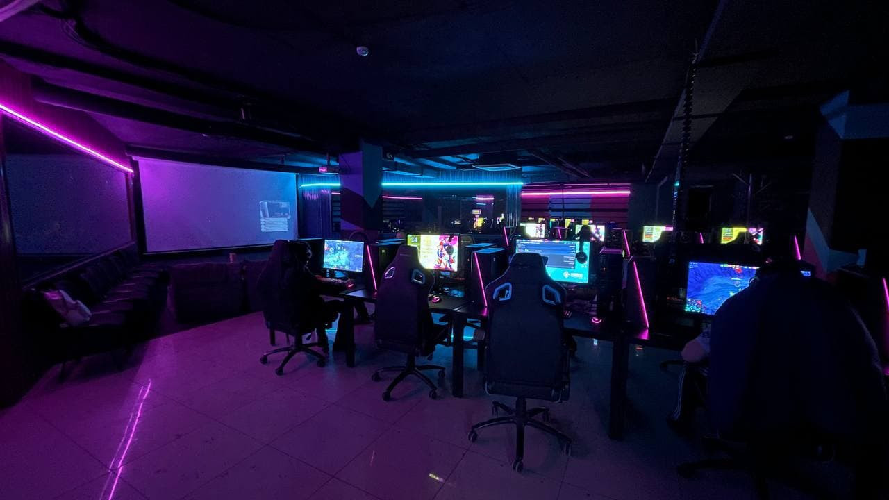 Обложка проекта: Компьютерный клуб "InGame Arena", Екатеринбург