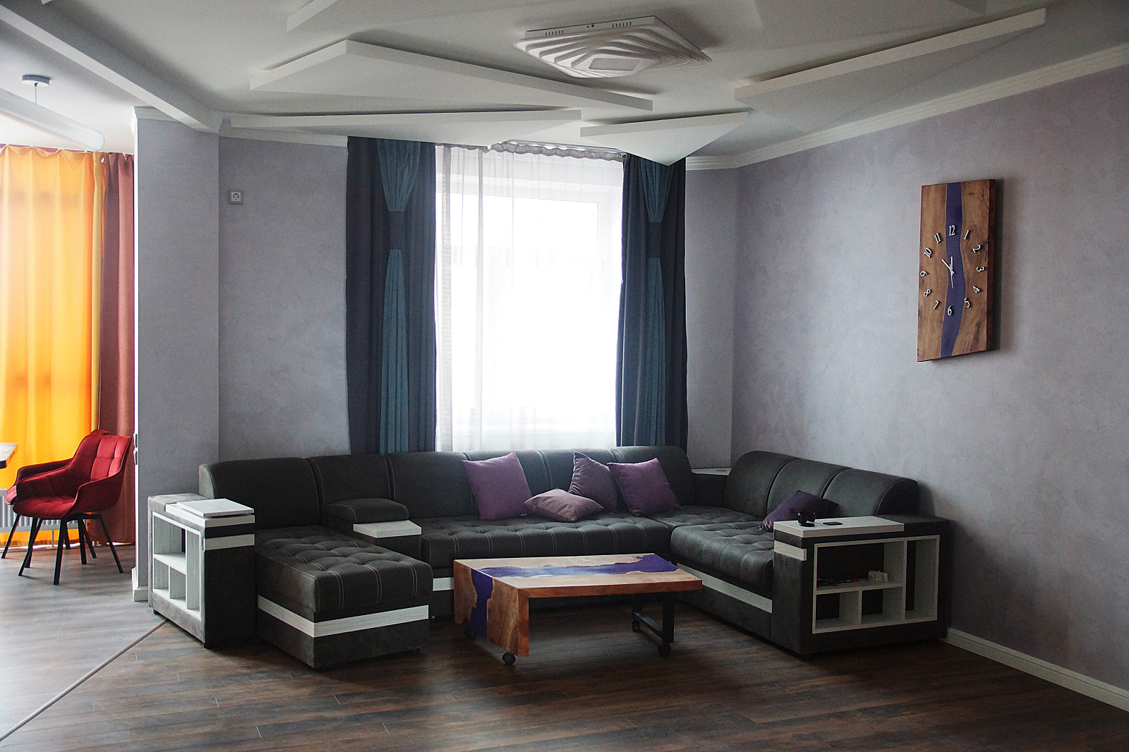 Студия , гостевая зона