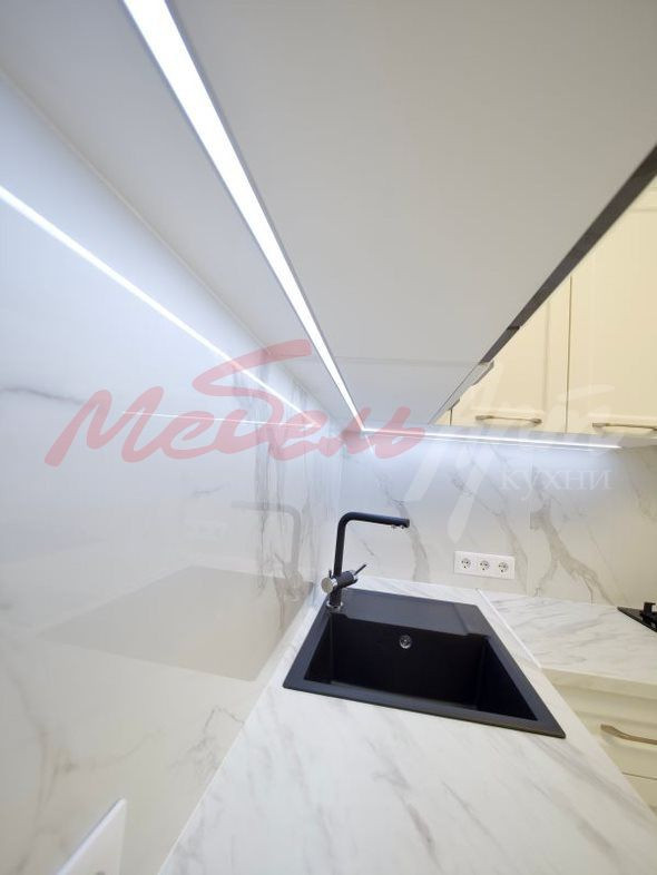 Кухонный гарнитур в современном стиле 21